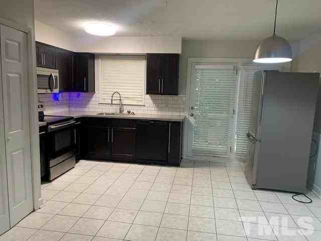 1133 Nottingham Cir - Photo 2 of 7