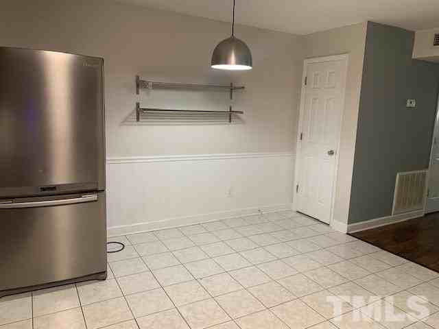 1133 Nottingham Cir - Photo 4 of 7