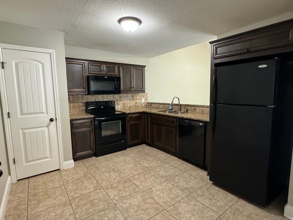 5030 Pearl Davis Road - Photo 4 of 11