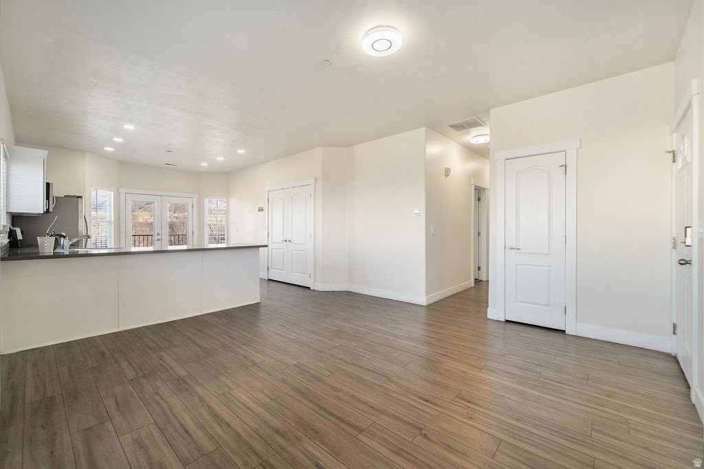 13528 S Venicia Way Unit 9 #9 - Photo 4 of 23