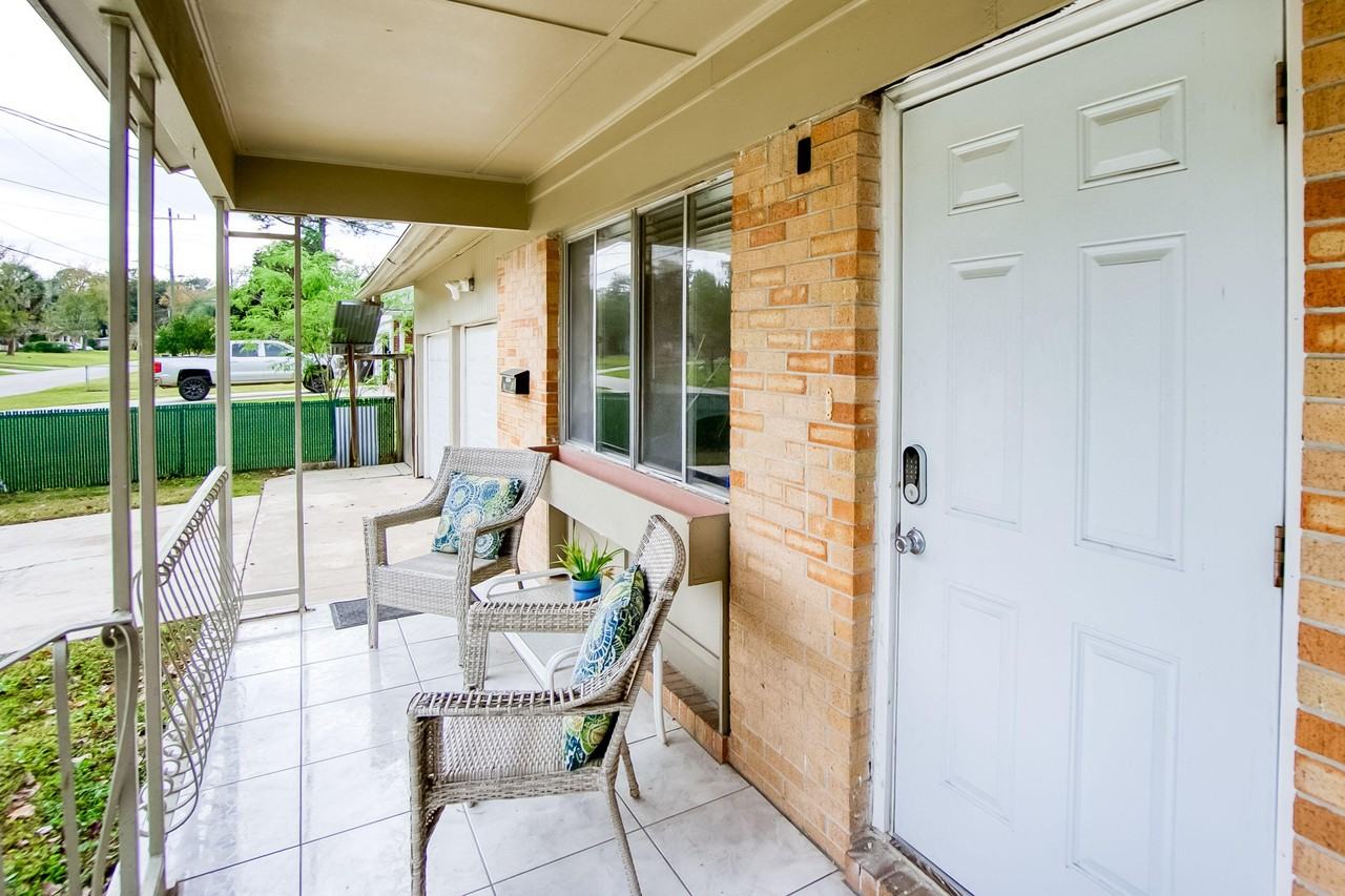 Perrine Drive - Photo 5 of 28