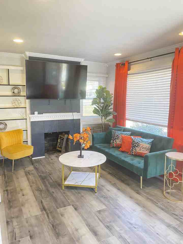 Jewel Street - Photo 5 of 10