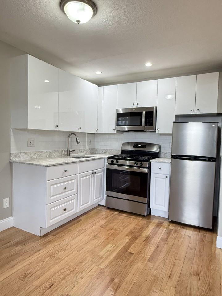 67 Shawmut St #3 - Photo 5 of 12