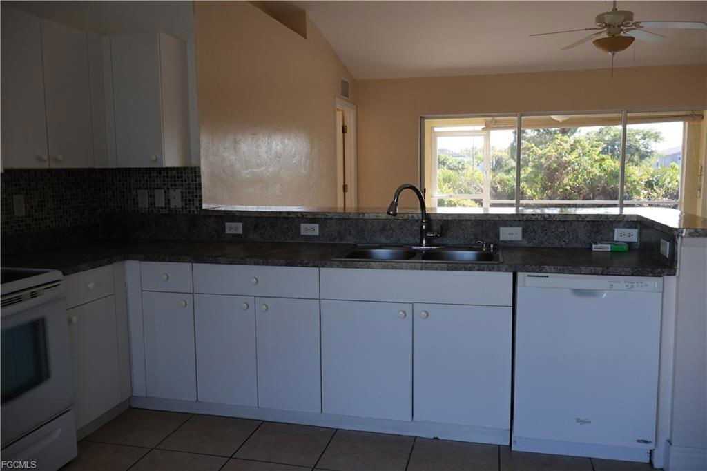 3805 22nd St Sw - Photo 5 of 8