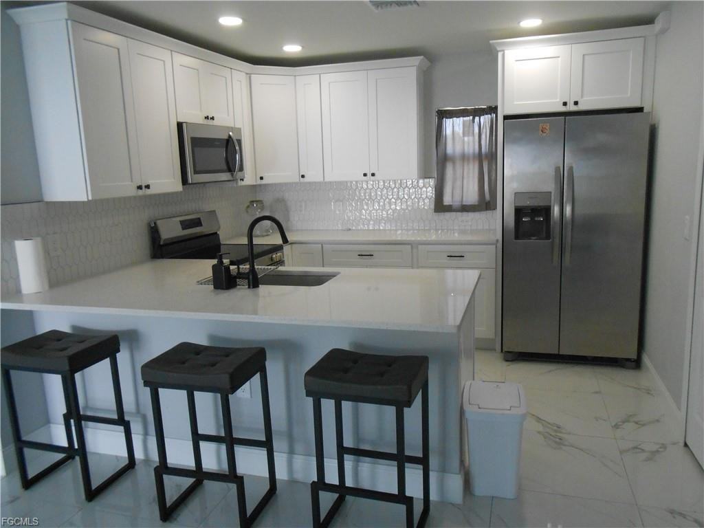 636 Eisenhower Blvd - Photo 2 of 8