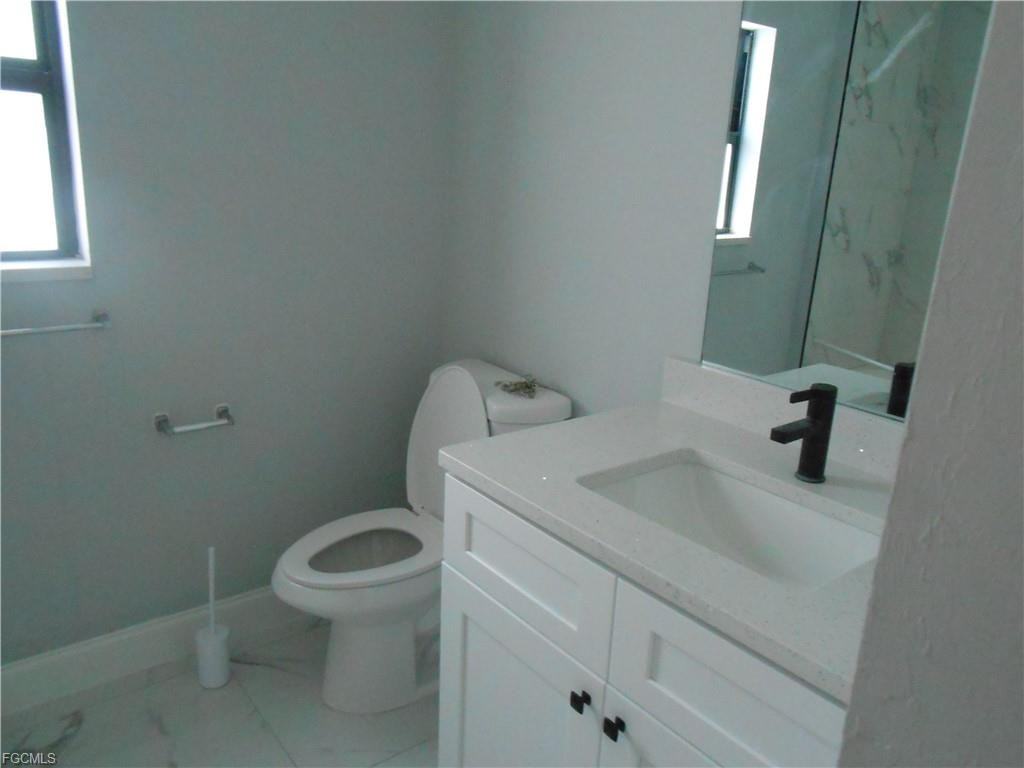 636 Eisenhower Blvd - Photo 6 of 8