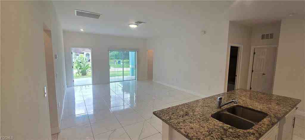 4602 25th St Sw - Photo 4 of 8