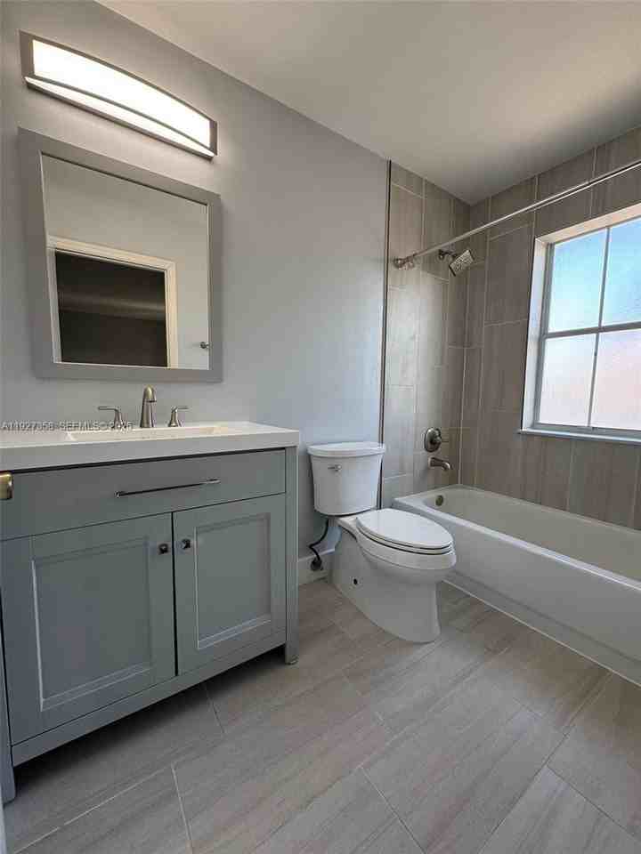 12605 Sw 54th Ct #12605 - Photo 4 of 8