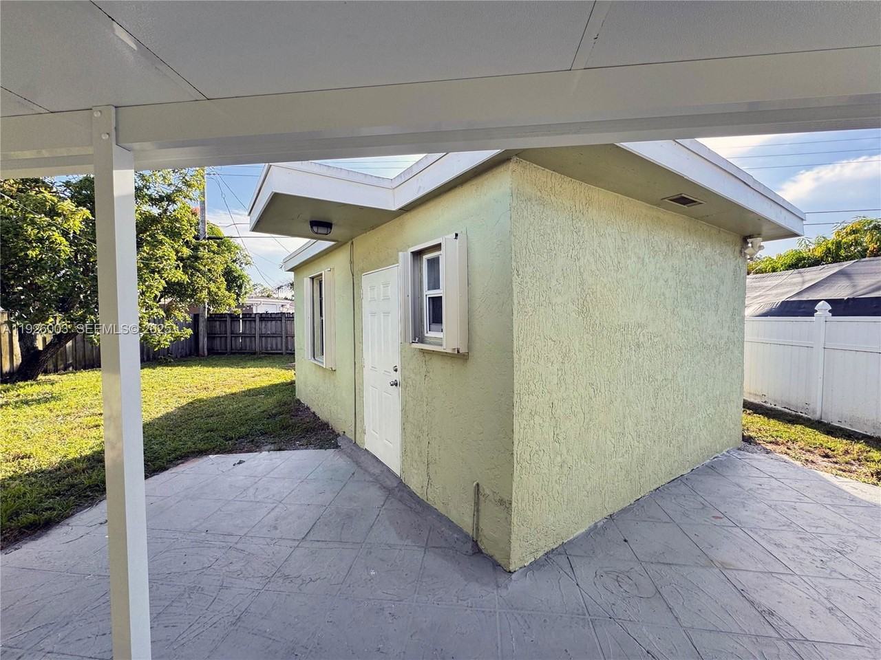 1400 N 70th Way #1 - Photo 4 of 8