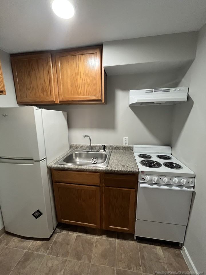 Cambridge St #B1 - Photo 5 of 14