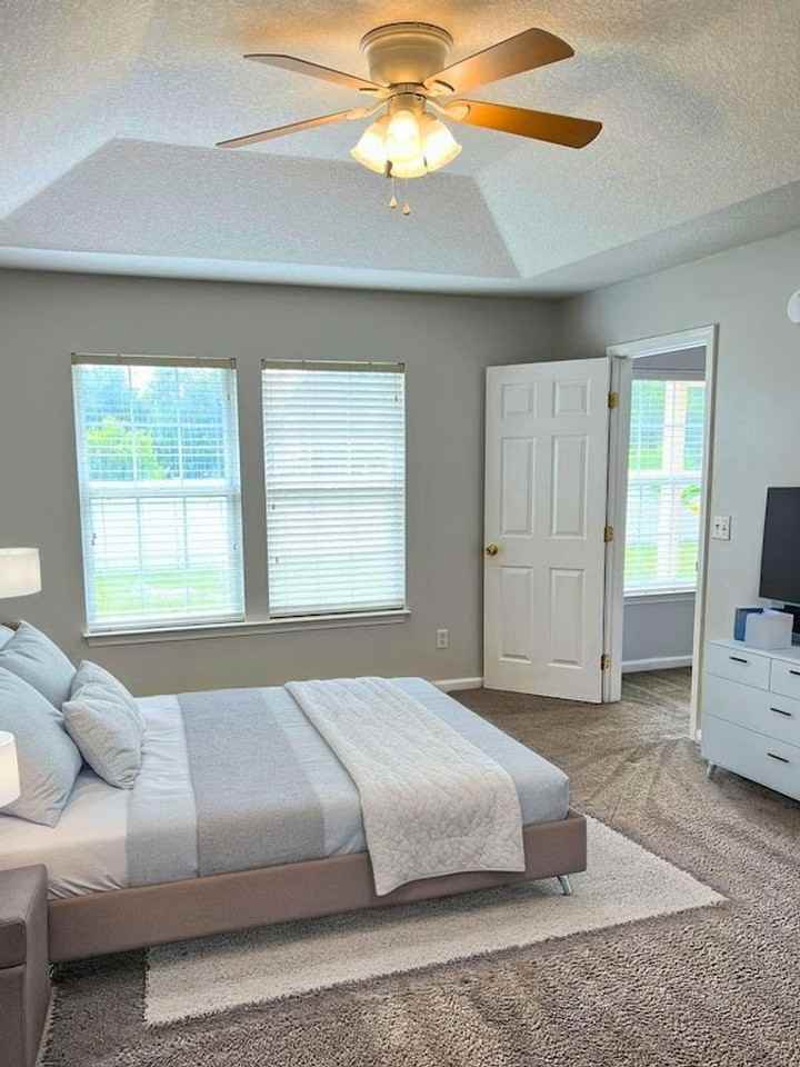 218 Royal Palms Avenue - Photo 5 of 27