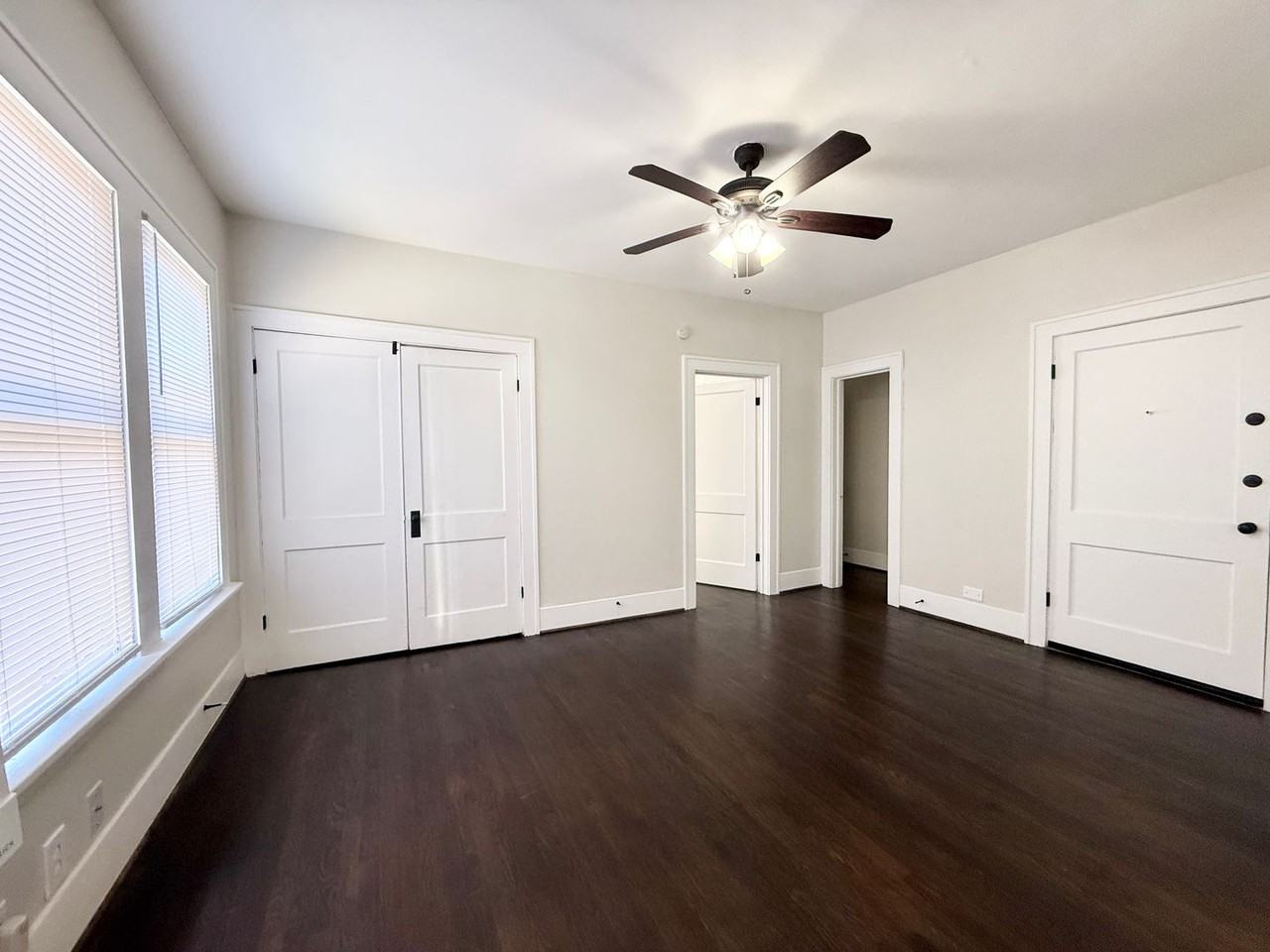 BERT - Photo 3 of 32