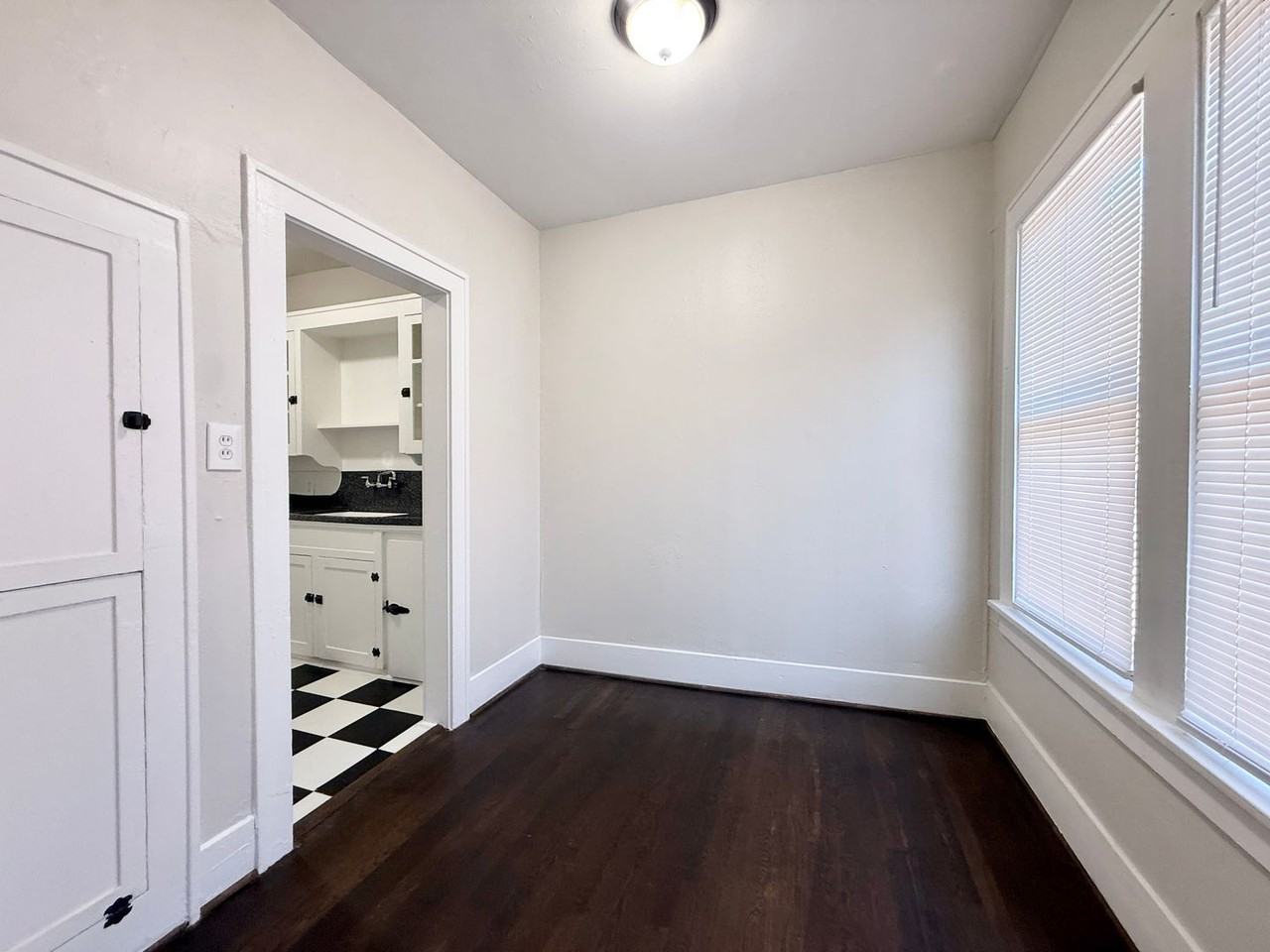 BERT - Photo 6 of 32