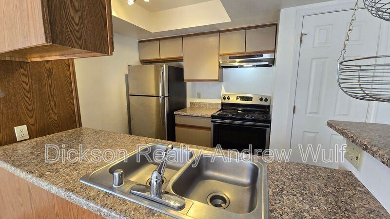 239 Cheney St #D - Photo 5 of 15
