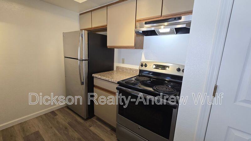 239 Cheney St #D - Photo 7 of 15