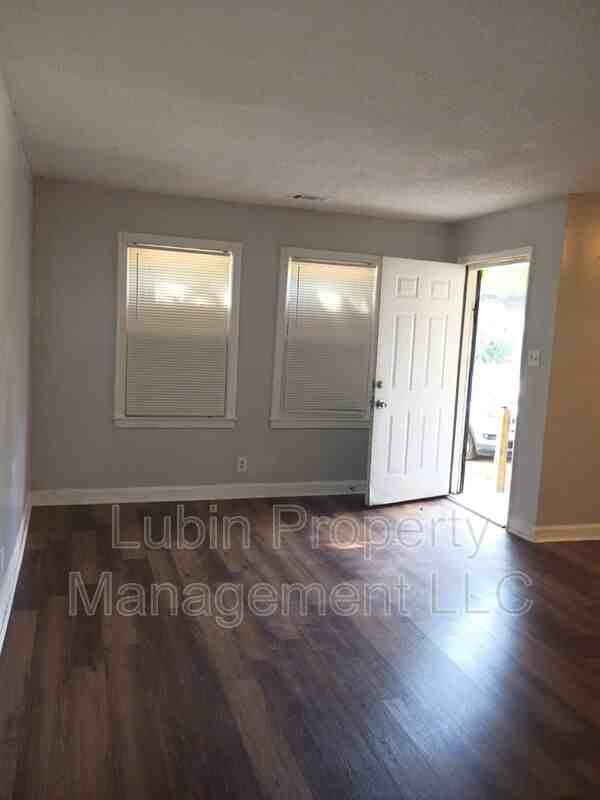 1578 Hope St - Photo 2 of 7