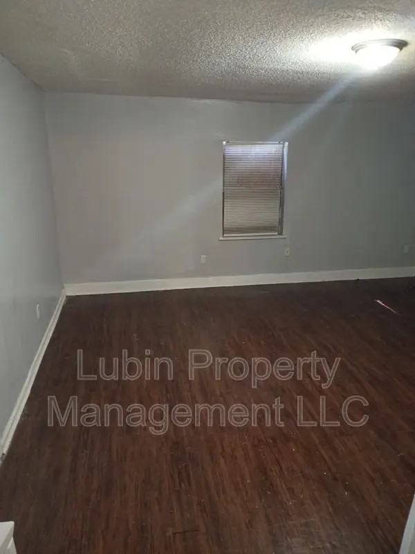 1578 Hope St - Photo 3 of 7