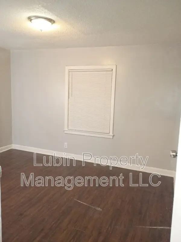 1578 Hope St - Photo 4 of 7