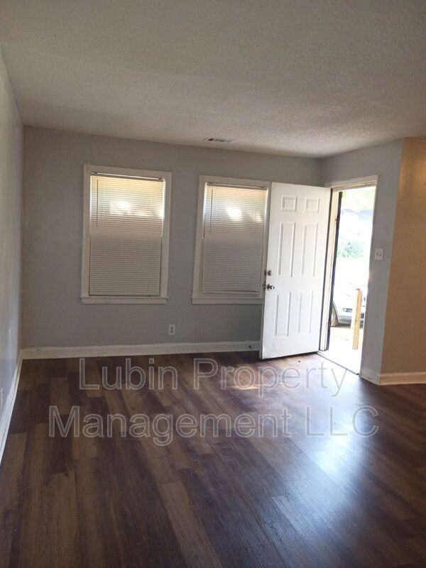 1578 Hope St - Photo 5 of 7