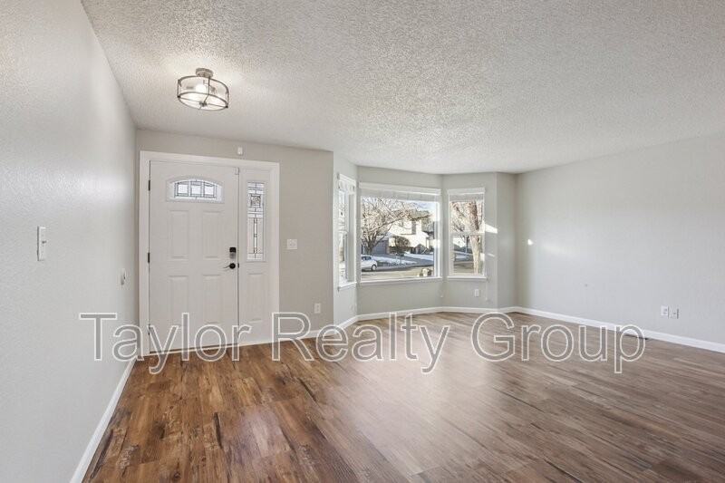 13324 Umatilla St - Photo 4 of 29