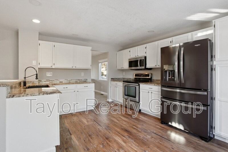 13324 Umatilla St - Photo 6 of 29