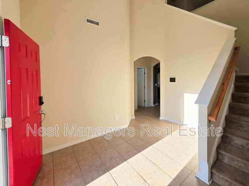 825 Running Horse Ln - Photo 2 of 33