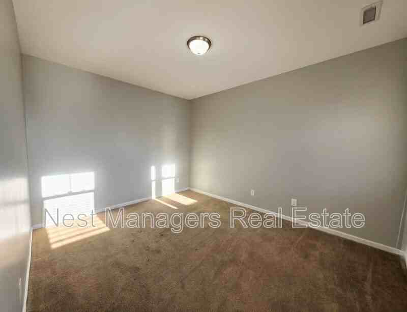 825 Running Horse Ln - Photo 3 of 33