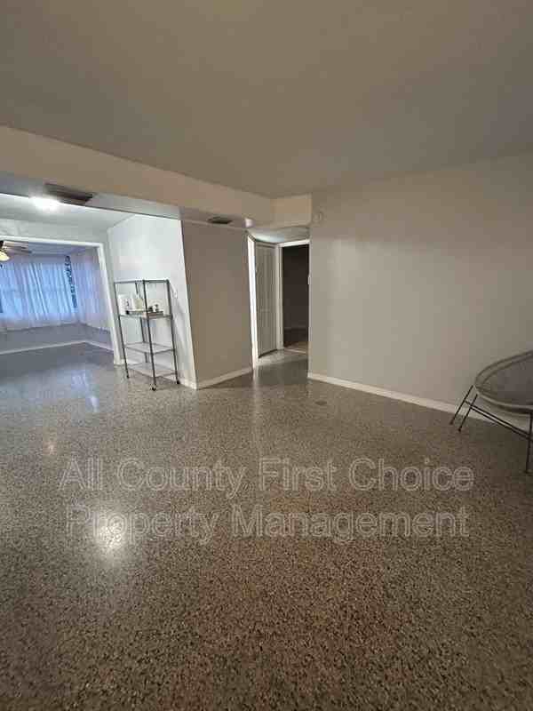 10373 111th Pl - Photo 7 of 16