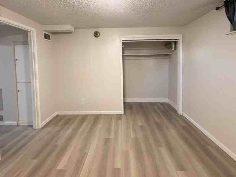 416 West Cornell Drive - Photo 3 of 20