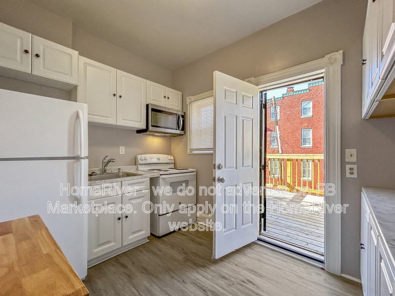 702 Dolphin St #2 - Photo 6 of 16