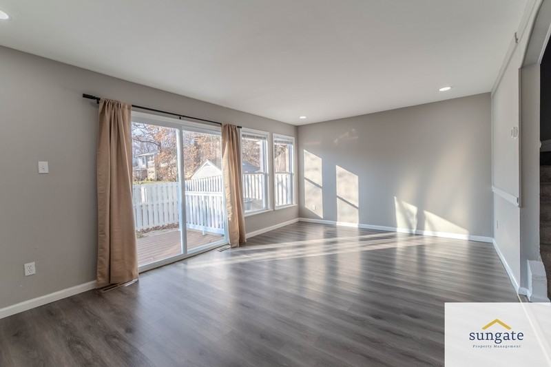 4254 Cayuga Road - Photo 5 of 42