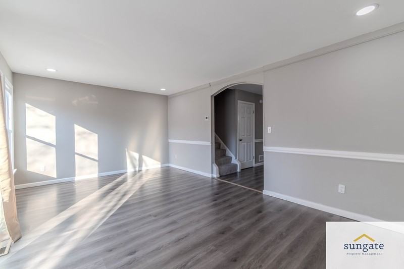 4254 Cayuga Road - Photo 6 of 42