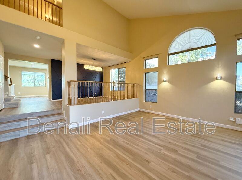 1432 S Apache Dr - Photo 3 of 47