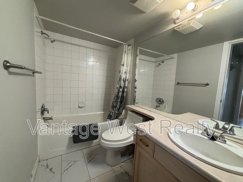 306 D Avenue - Photo 6 of 8