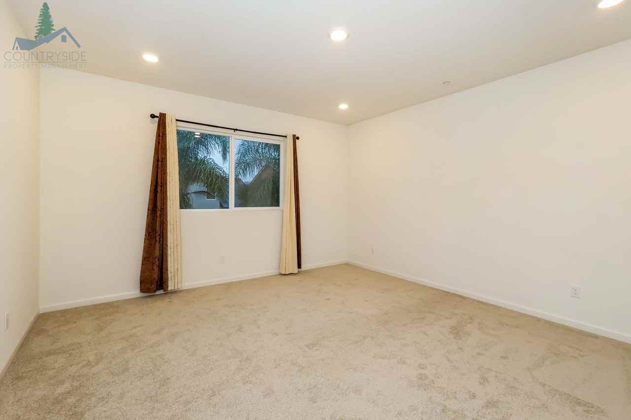 577 Bedfordshire Dr - Photo 6 of 28