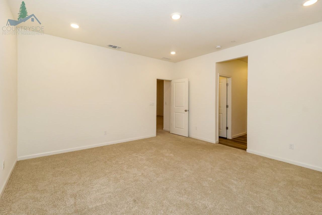 577 Bedfordshire Dr - Photo 7 of 28