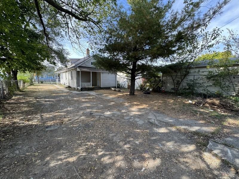 3233 W 50th St - Photo 6 of 27