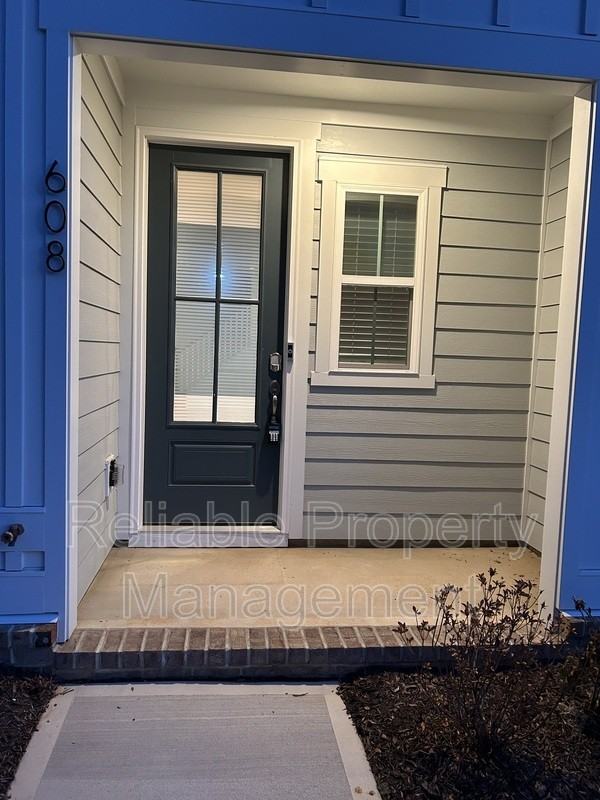 608 Hyperion Alley - Photo 3 of 27