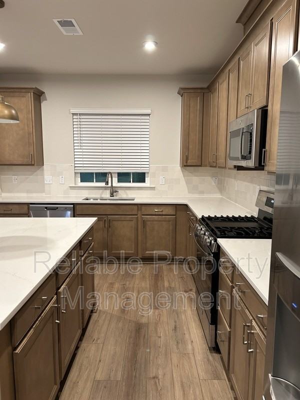 608 Hyperion Alley - Photo 6 of 27