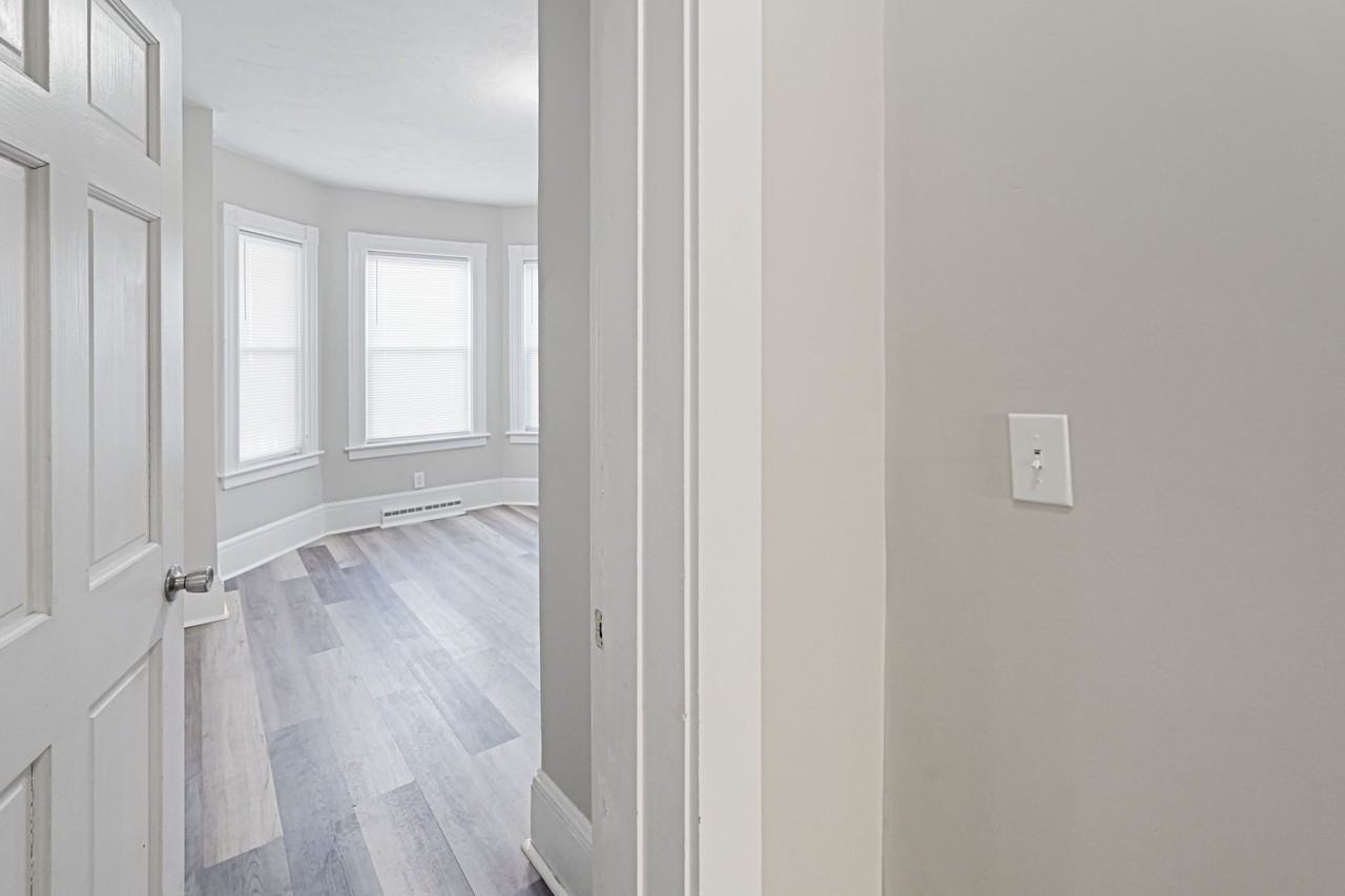 9-11 Frederick St - Photo 3 of 21