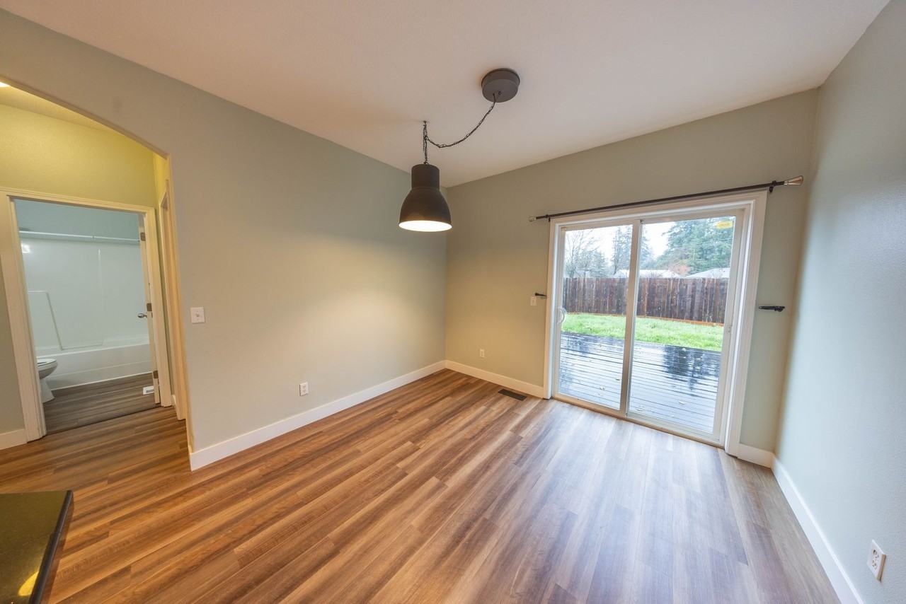 2100 N Q St - Photo 5 of 16