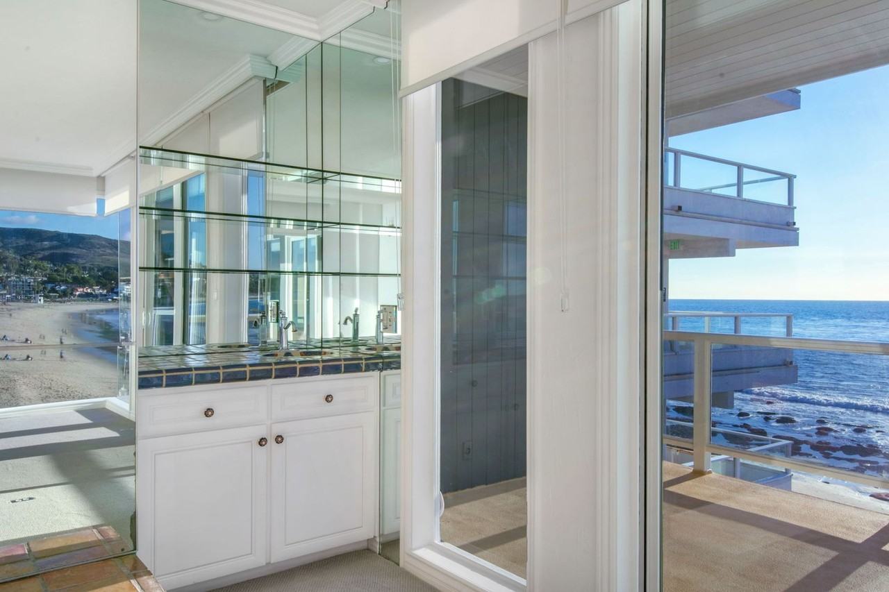 647 Sleepy Hollow Lane #2 - Photo 3 of 23