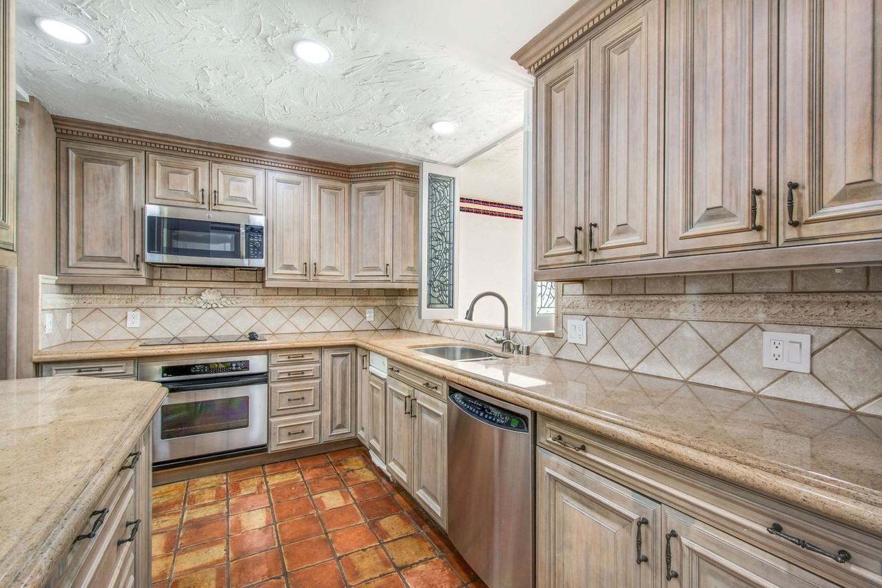 647 Sleepy Hollow Lane #2 - Photo 7 of 23