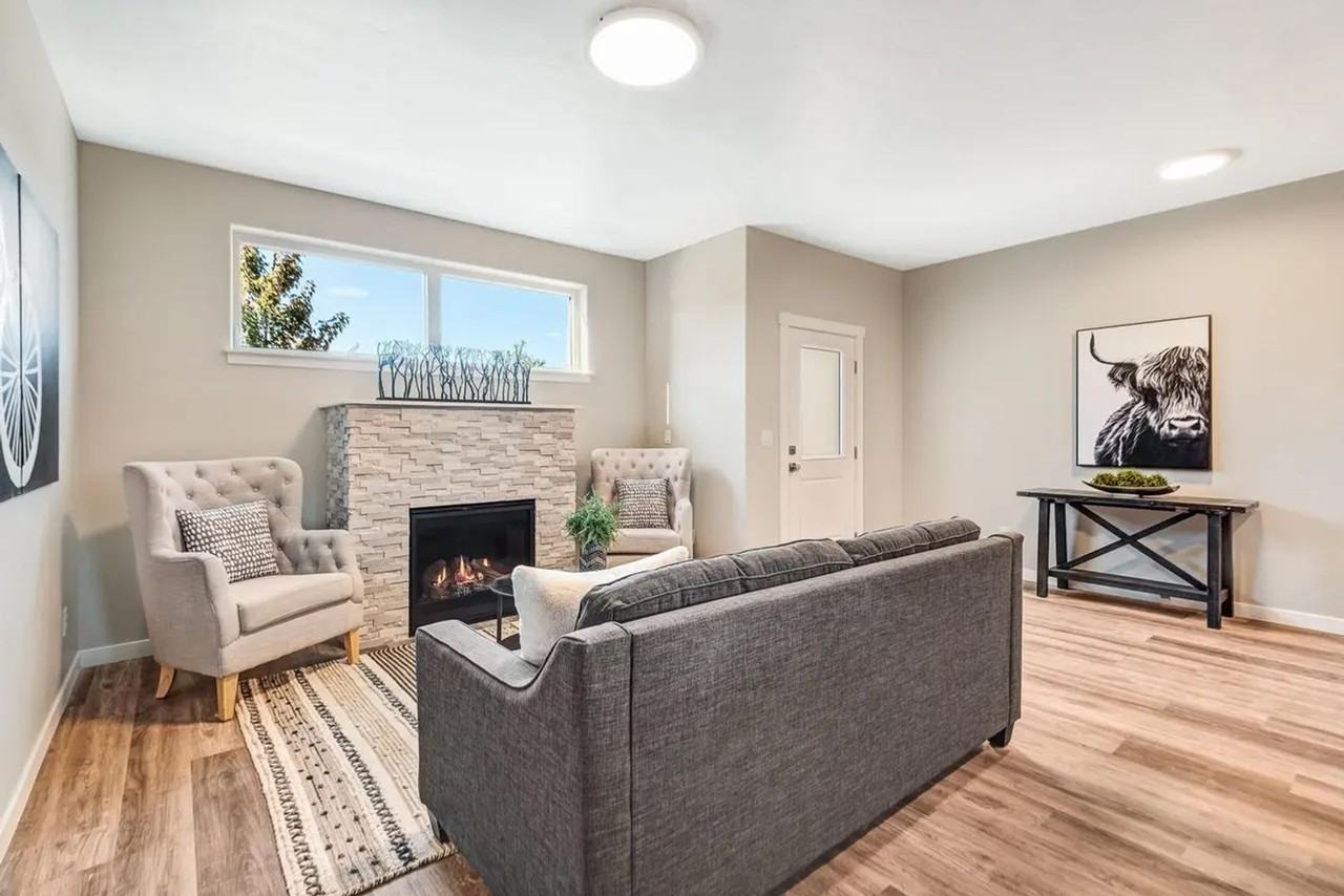 2965 Northwest Elm Avenue - Photo 3 of 23