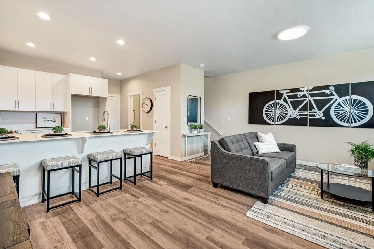 2965 Northwest Elm Avenue - Photo 5 of 23