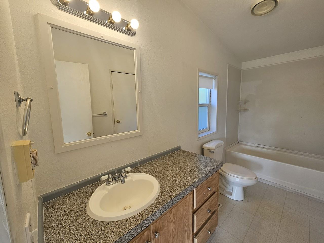 110 W Freedom Ln - Photo 7 of 13