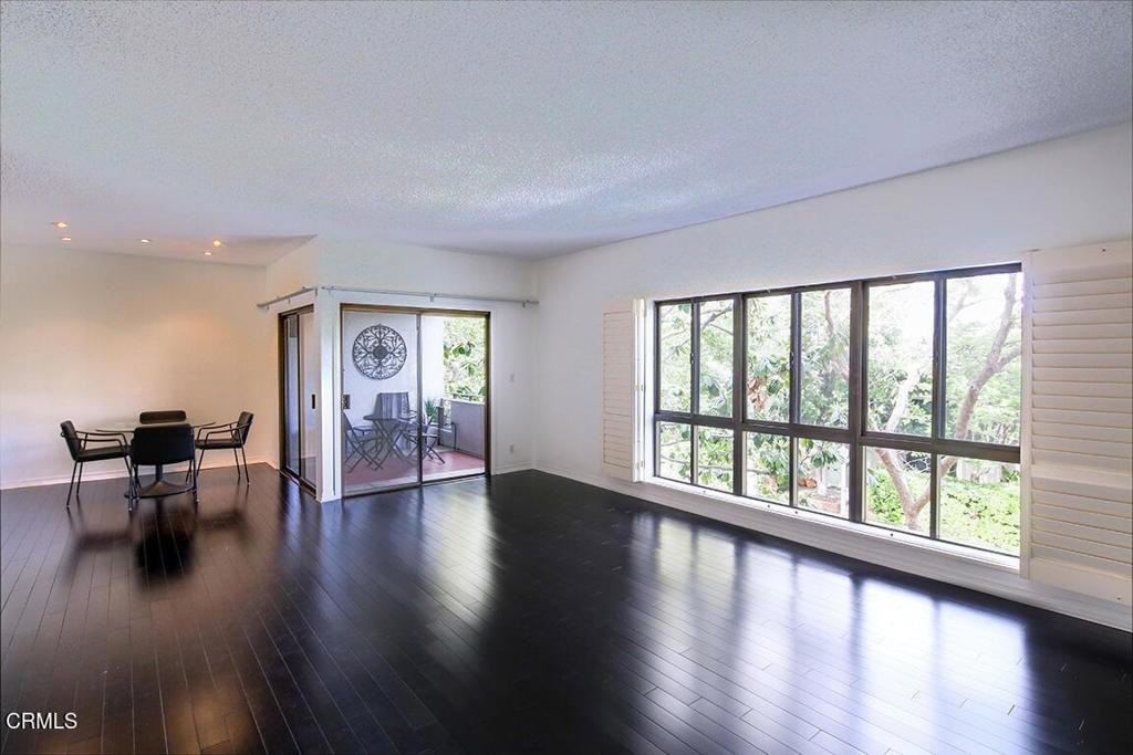 631 Wilcox Ave - Photo 2 of 7