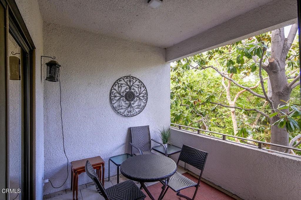 631 Wilcox Ave - Photo 4 of 7