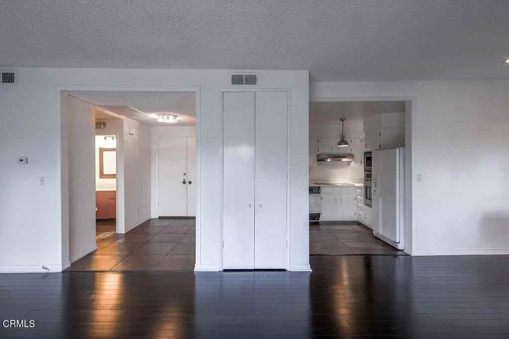 631 Wilcox Ave - Photo 7 of 7