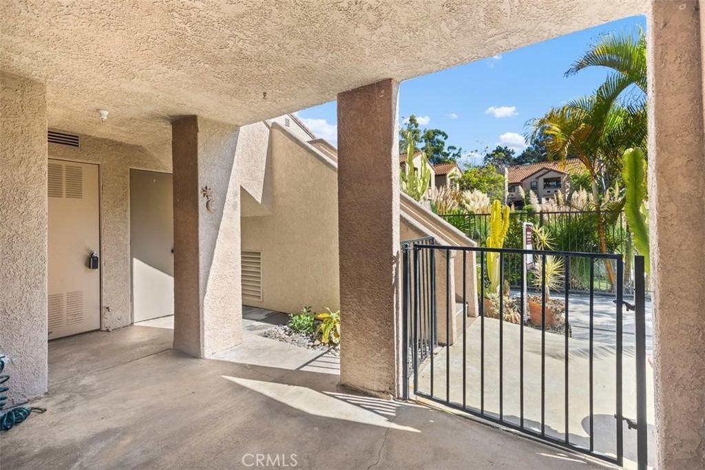 1062 Calle Del Cerro - Photo 2 of 6